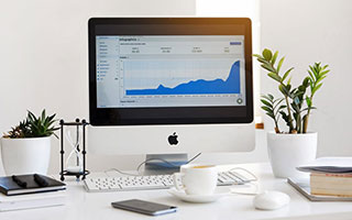 美国最年轻的德甲国脚 一米九三的右边后卫班克斯